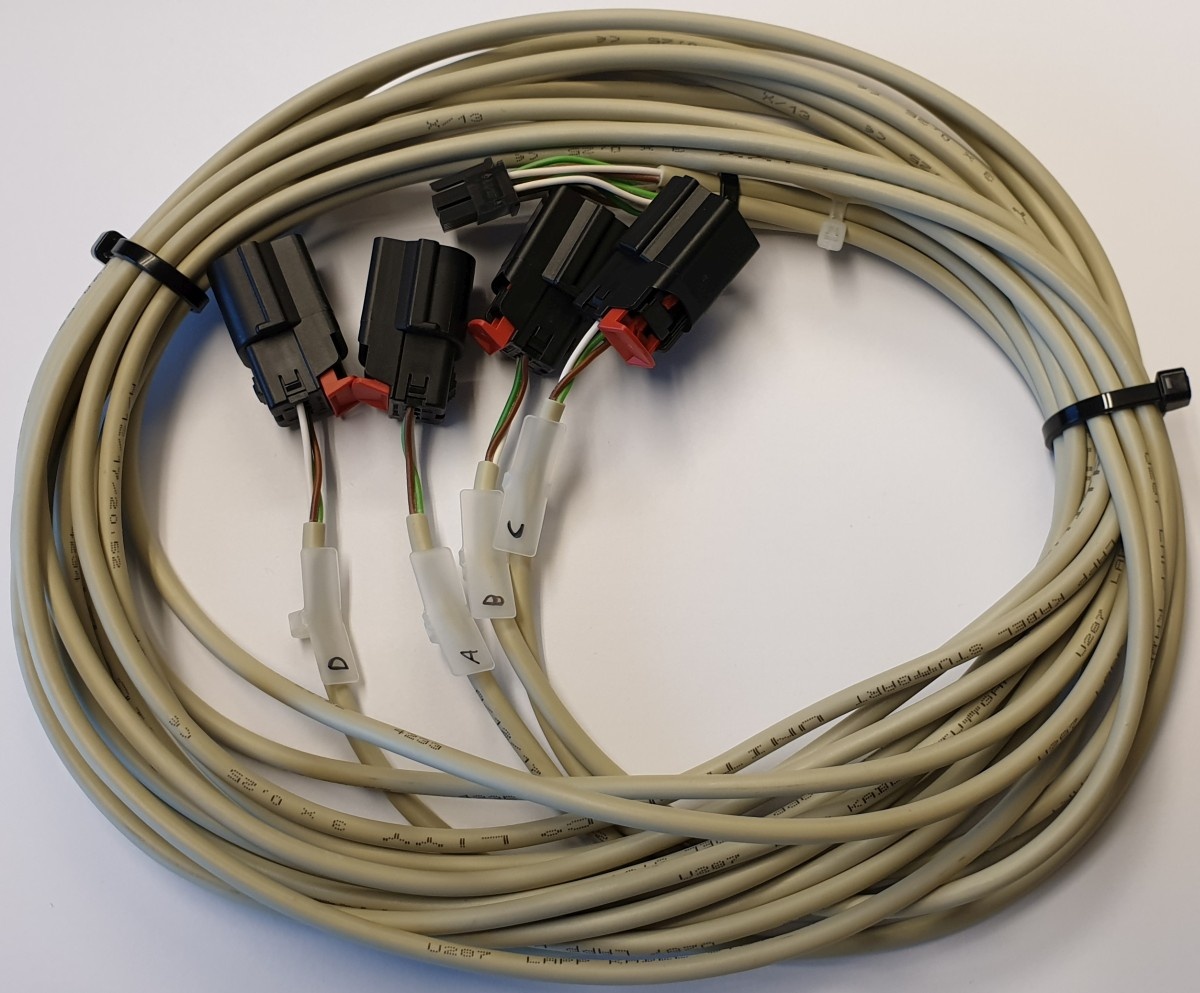 ../../_images/cable-set.jpg